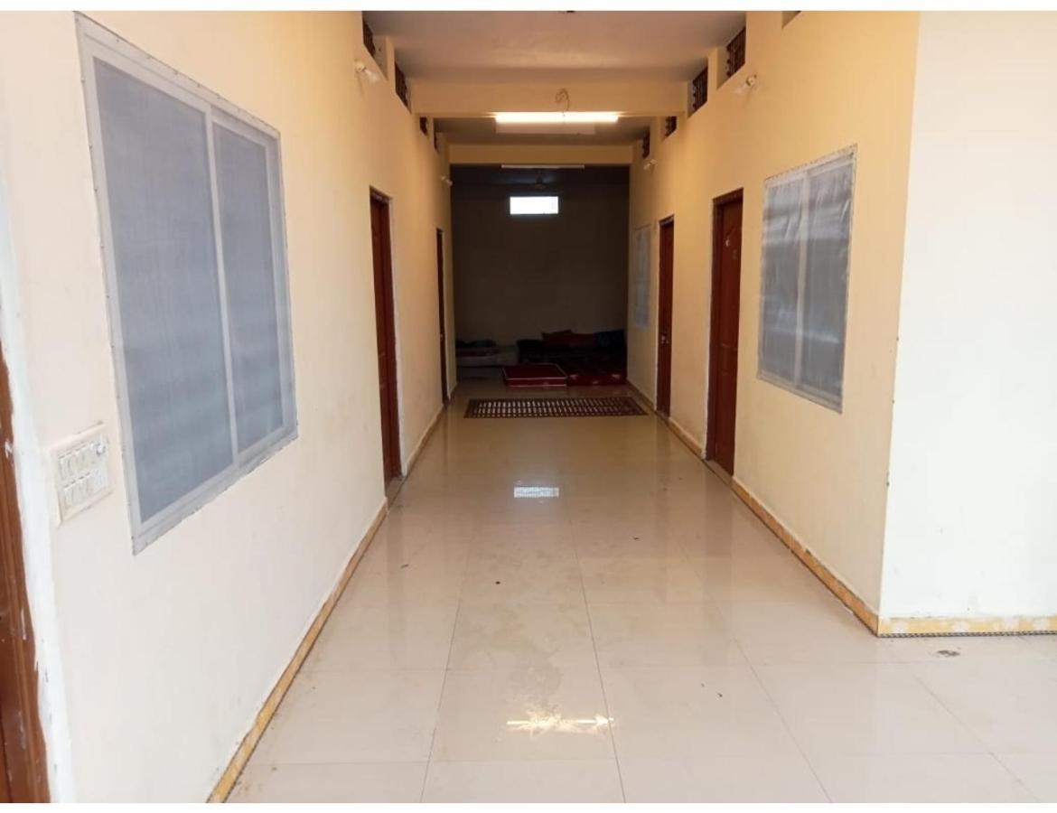 Hotel Mahakal Vishram, Ujjain Exterior foto
