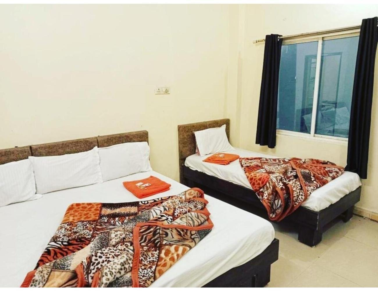 Hotel Mahakal Vishram, Ujjain Exterior foto
